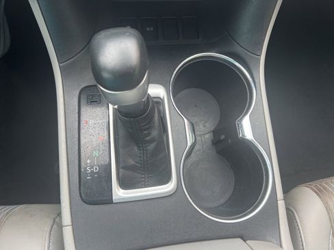 Used 2019 Toyota Highlander Plus image 18