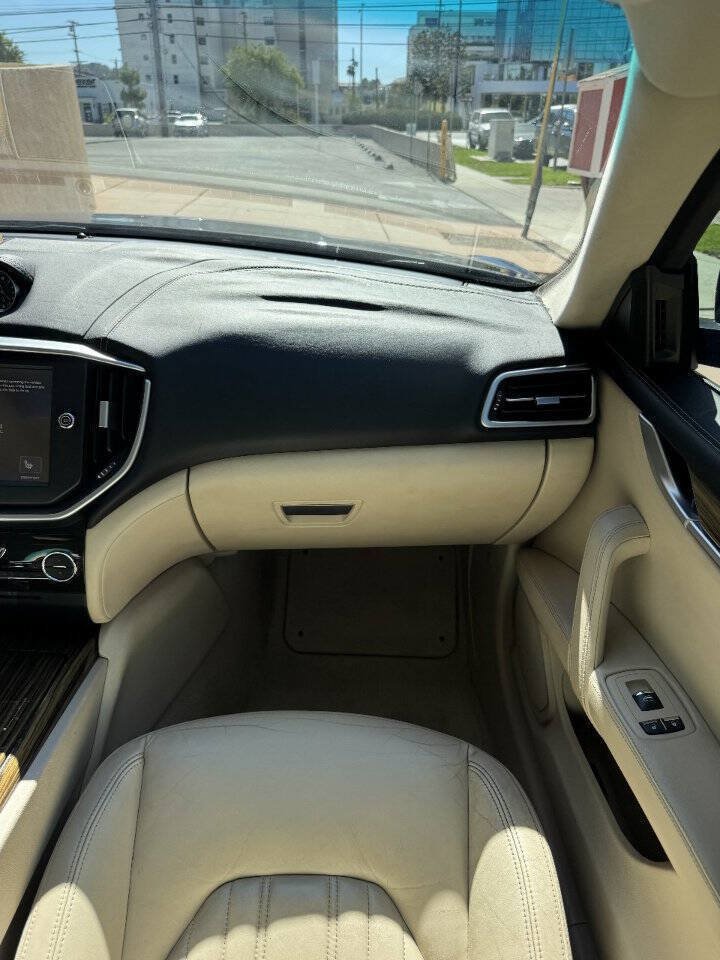 Used 2016 Maserati Ghibli RWD image 20