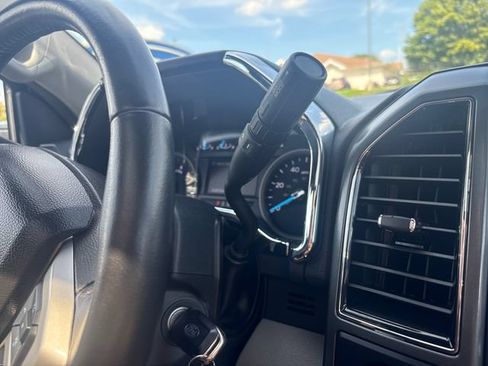 Used 2022 Ford F250 XLT w/ XLT Premium Package AWD/4WD image 27