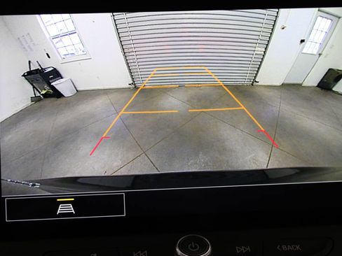 Used 2025 Chevrolet Blazer LT image 35