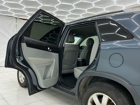 Used 2011 Kia Sorento LX AWD/4WD image 12