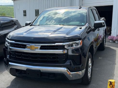 Used 2023 Chevrolet Silverado 1500 LT AWD/4WD image 1