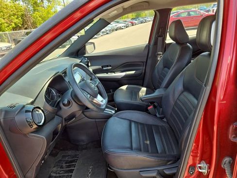 Used 2020 Nissan Kicks SR w/ SR Premium Package FWD image 20