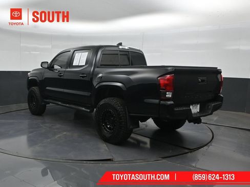 Used 2022 Toyota Tacoma SR AWD/4WD image 8