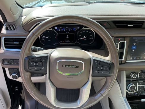 Used 2021 GMC Yukon XL Denali w/ Denali Ultimate Package AWD/4WD image 17