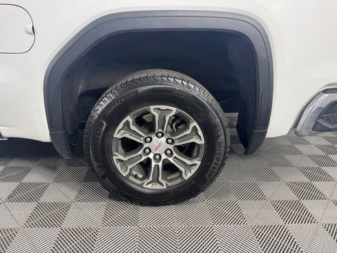 Used 2025 GMC Sierra 1500 SLT AWD/4WD image 40