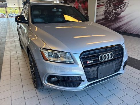 Used 2017 Audi SQ5 Premium Plus w/ Technology Package AWD/4WD image 3