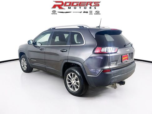 Used 2019 Jeep Cherokee Latitude Plus w/ Cold Weather Group AWD/4WD image 6