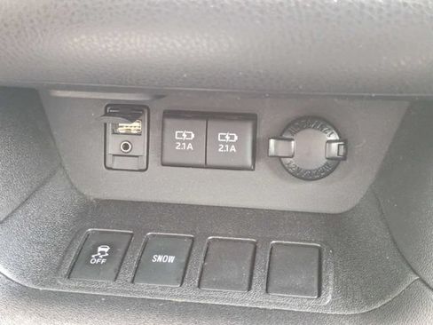 Used 2018 Toyota Highlander XLE FWD image 32