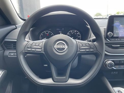 New 2025 Nissan Altima 2.5 S image 9