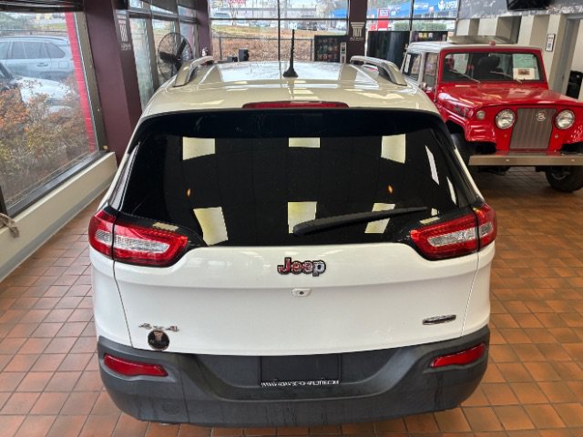 Used 2015 Jeep Cherokee Latitude AWD/4WD image 10