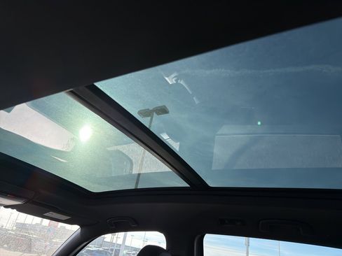 Used 2020 Volkswagen Atlas Cross Sport SEL image 18