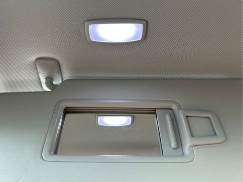 Used 2019 Volkswagen Tiguan SE w/ Panoramic Sunroof Package FWD image 33