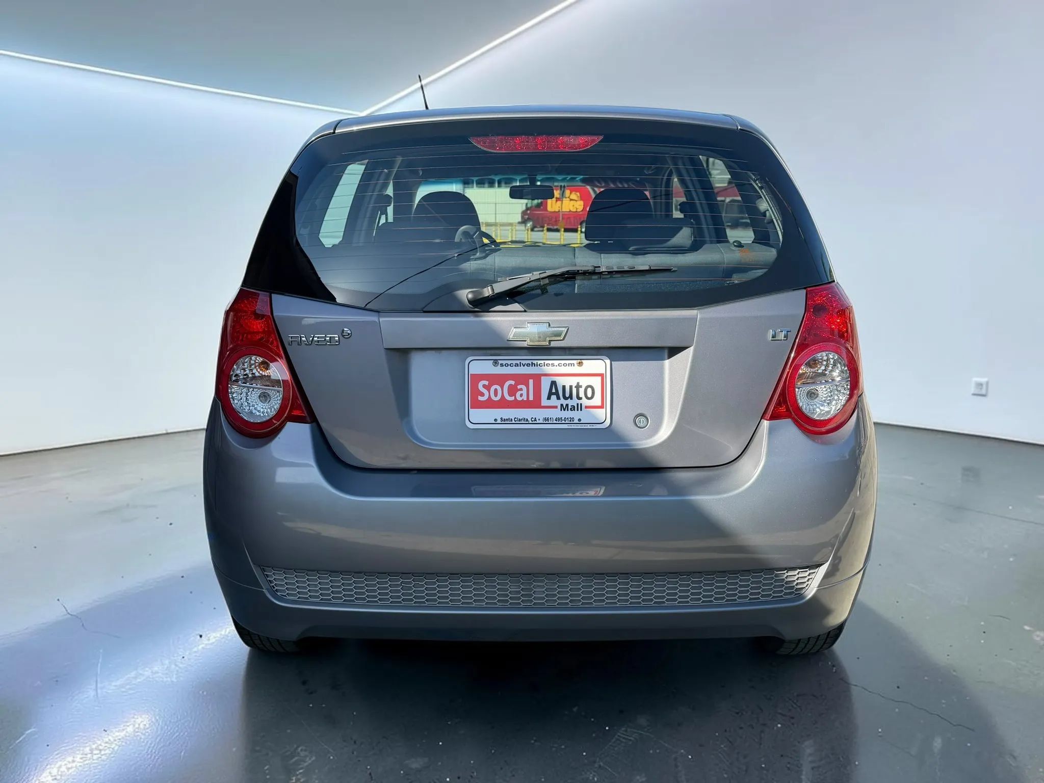Used 2010 Chevrolet Aveo5 LT FWD image 4
