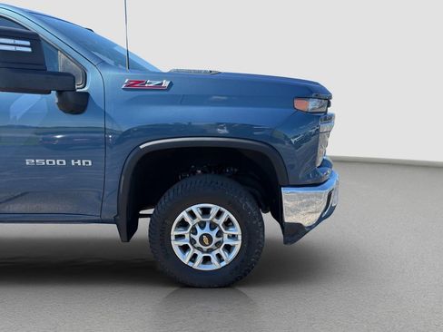 Used 2024 Chevrolet Silverado 2500 LT AWD/4WD image 32