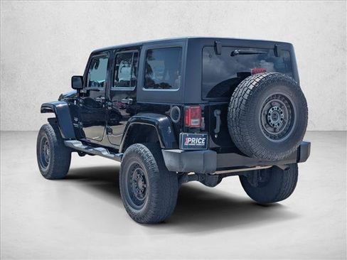 Used 2016 Jeep Wrangler Unlimited Sahara w/ Connectivity Group AWD/4WD image 7
