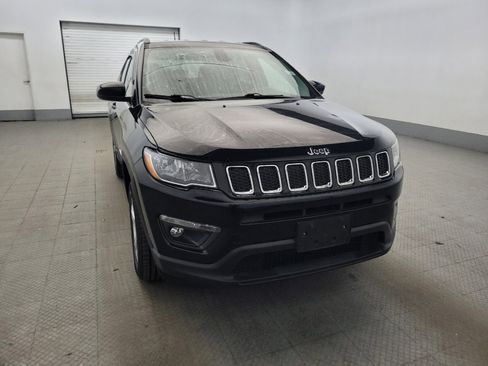 Used 2018 Jeep Compass Latitude w/ Cold Weather Group AWD/4WD image 14