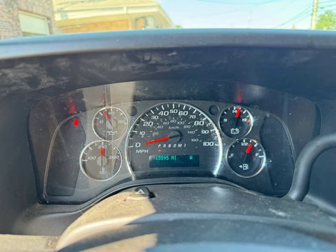 Used 2020 Chevrolet Express 2500 w/ Safety Package RWD image 38