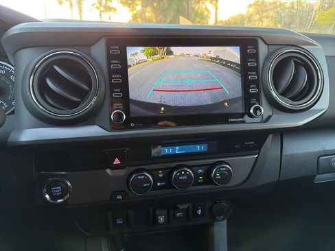 Used 2023 Toyota Tacoma TRD Sport image 11