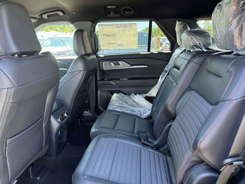 New 2026 Ford Explorer ST-Line w/ ST-Line Street Pack AWD/4WD image 10