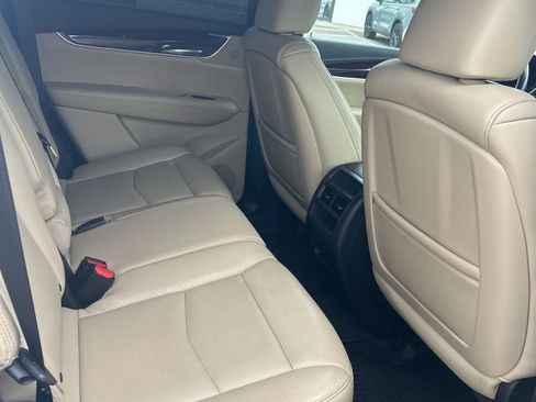 Used 2017 Cadillac XT5 Luxury w/ Driver Awareness Package image 15