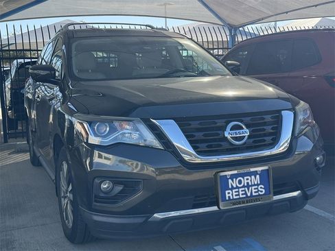 Used 2017 Nissan Pathfinder SL w/ SL Tech Package image 3