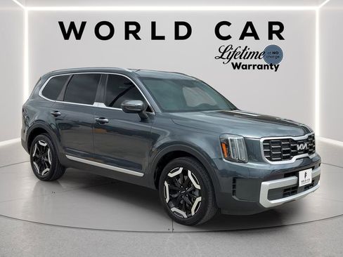 Used 2024 Kia Telluride S w/ S Sunroof Package FWD image 1