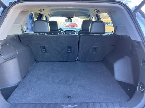 Used 2022 GMC Terrain SLT w/ Tech Package image 16