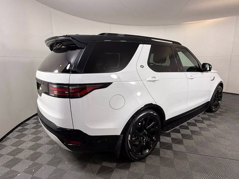 Used 2025 Land Rover Discovery Dynamic SE image 6
