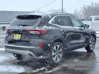 Used 2023 Ford Escape Platinum video 2