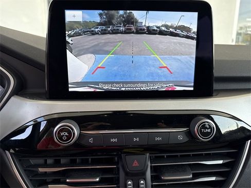 Used 2020 Ford Escape SE image 25