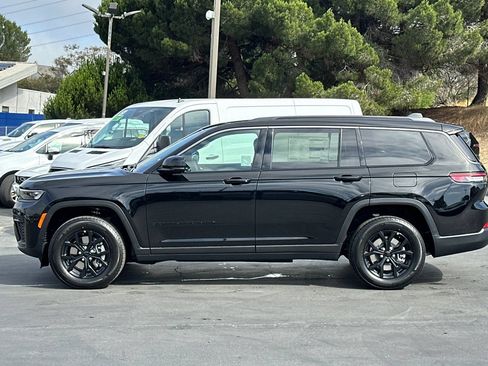 New 2026 Jeep Grand Cherokee L 4WD image 7