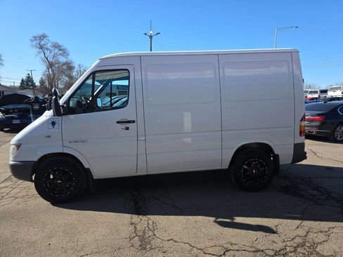 Used 2005 Dodge Sprinter 2500 image 3