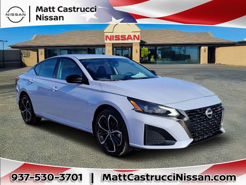 Used 2024 Nissan Altima 2.5 SR w/ SR Premium Package image 1