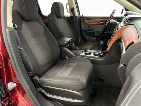 Used 2017 Chevrolet Traverse LT w/ Style and Technology Package AWD/4WD image 36