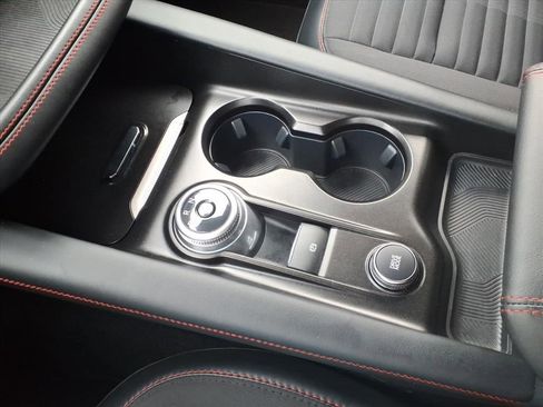 Used 2025 Ford Explorer ST-Line image 25