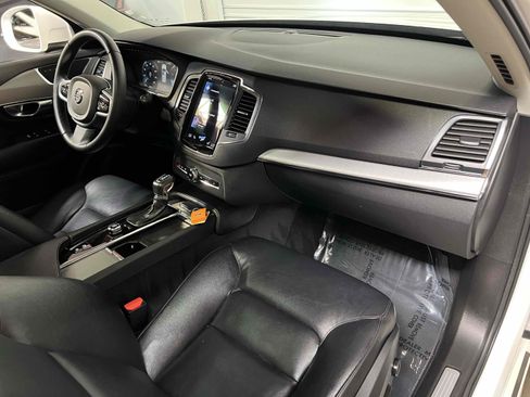 Used 2022 Volvo XC90 T5 Momentum AWD/4WD image 31