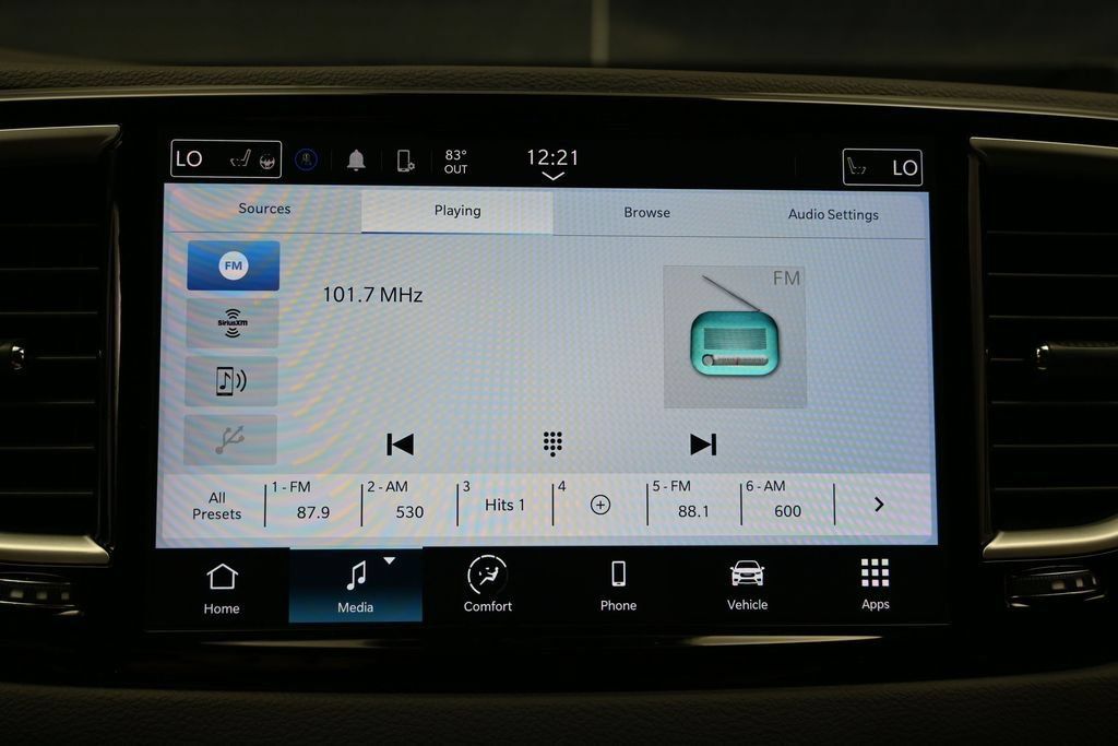 Used 2024 Chrysler Pacifica Touring-L FWD image 30