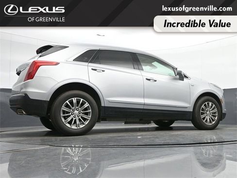 Used 2017 Cadillac XT5 Luxury w/ Driver Awareness Package image 38