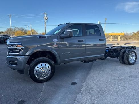 New 2026 RAM 4500 4x4 Crew Cab DRW image 15