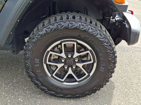 Used 2024 Jeep Wrangler Unlimited Rubicon AWD/4WD image 9