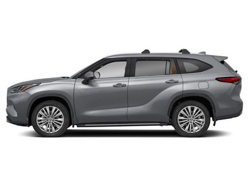New 2026 Toyota Highlander Platinum image 3