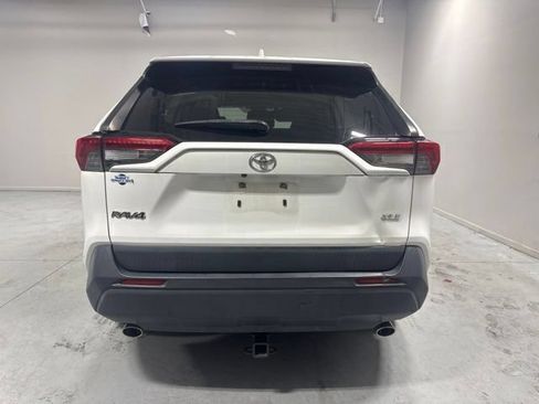 Used 2019 Toyota RAV4 XLE w/ Convenience Package FWD image 7