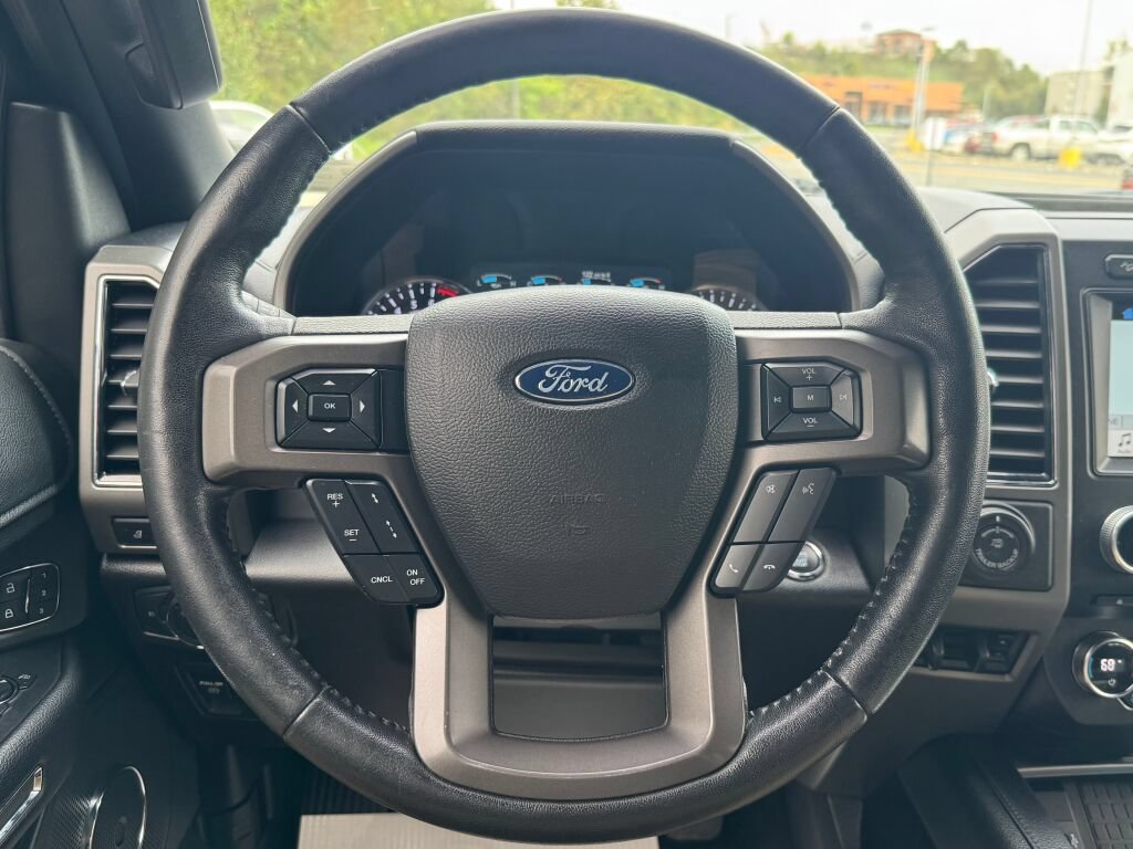 Used 2018 Ford Expedition Max XLT w/ Equipment Group 202A AWD/4WD image 27