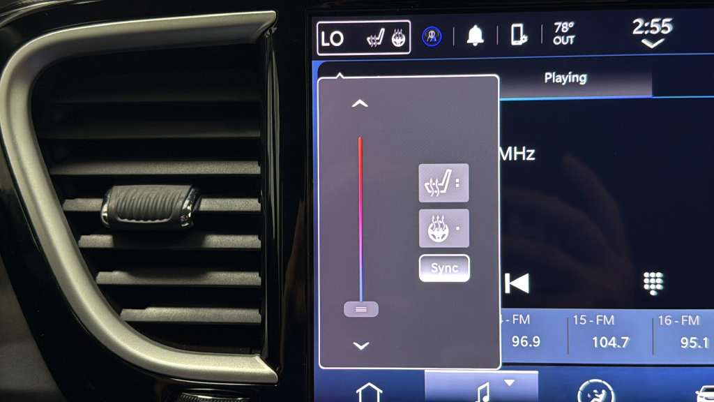Used 2024 Chrysler Pacifica Touring-L FWD image 34