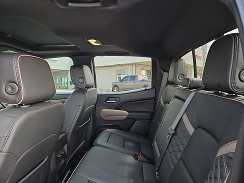 Used 2026 GMC Canyon Denali w/ LPO, Black Badging Package AWD/4WD image 17