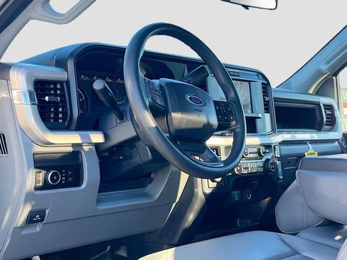 Used 2025 Ford F250 XL w/ XL Driver Assist Package image 9