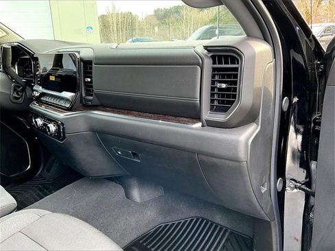 Used 2024 GMC Sierra 1500 Elevation image 17