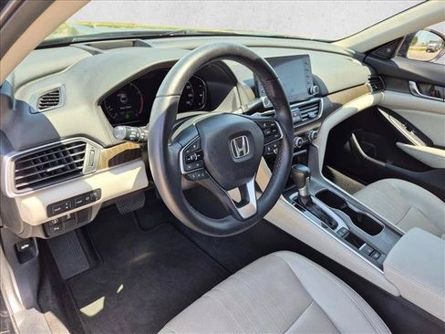 Used 2018 Honda Accord Touring image 10