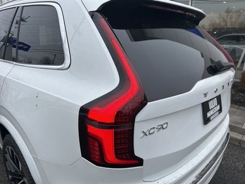 Used 2025 Volvo XC90 B5 Plus image 10